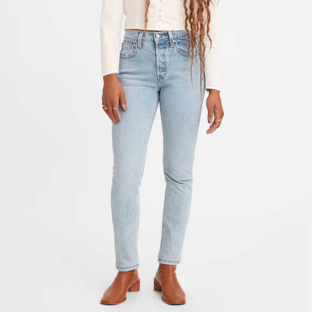 Levis 501s light wash skinny